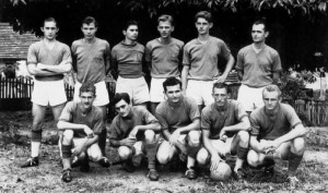 1956* – Time de Futebol XV de Outubro